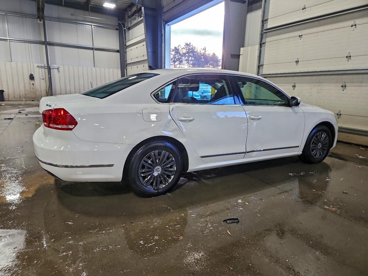 2014 VOLKSWAGEN PASSAT SEL photo 3