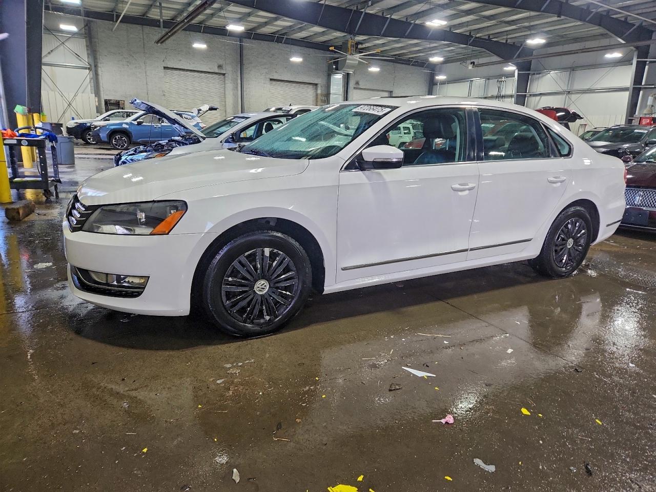 2014 VOLKSWAGEN PASSAT