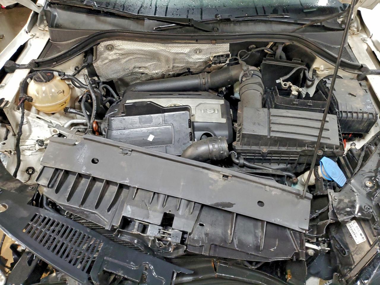 2013 VOLKSWAGEN TIGUAN S photo 11