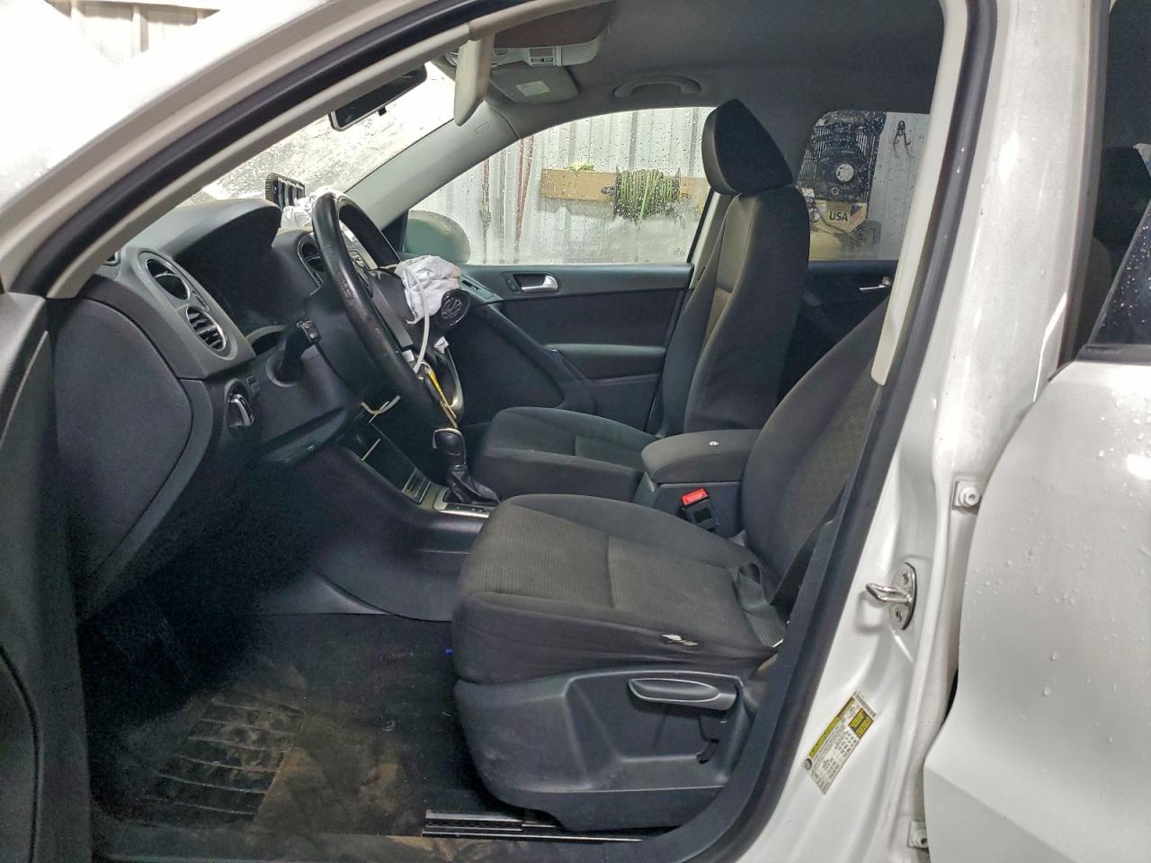 2013 VOLKSWAGEN TIGUAN S photo 7