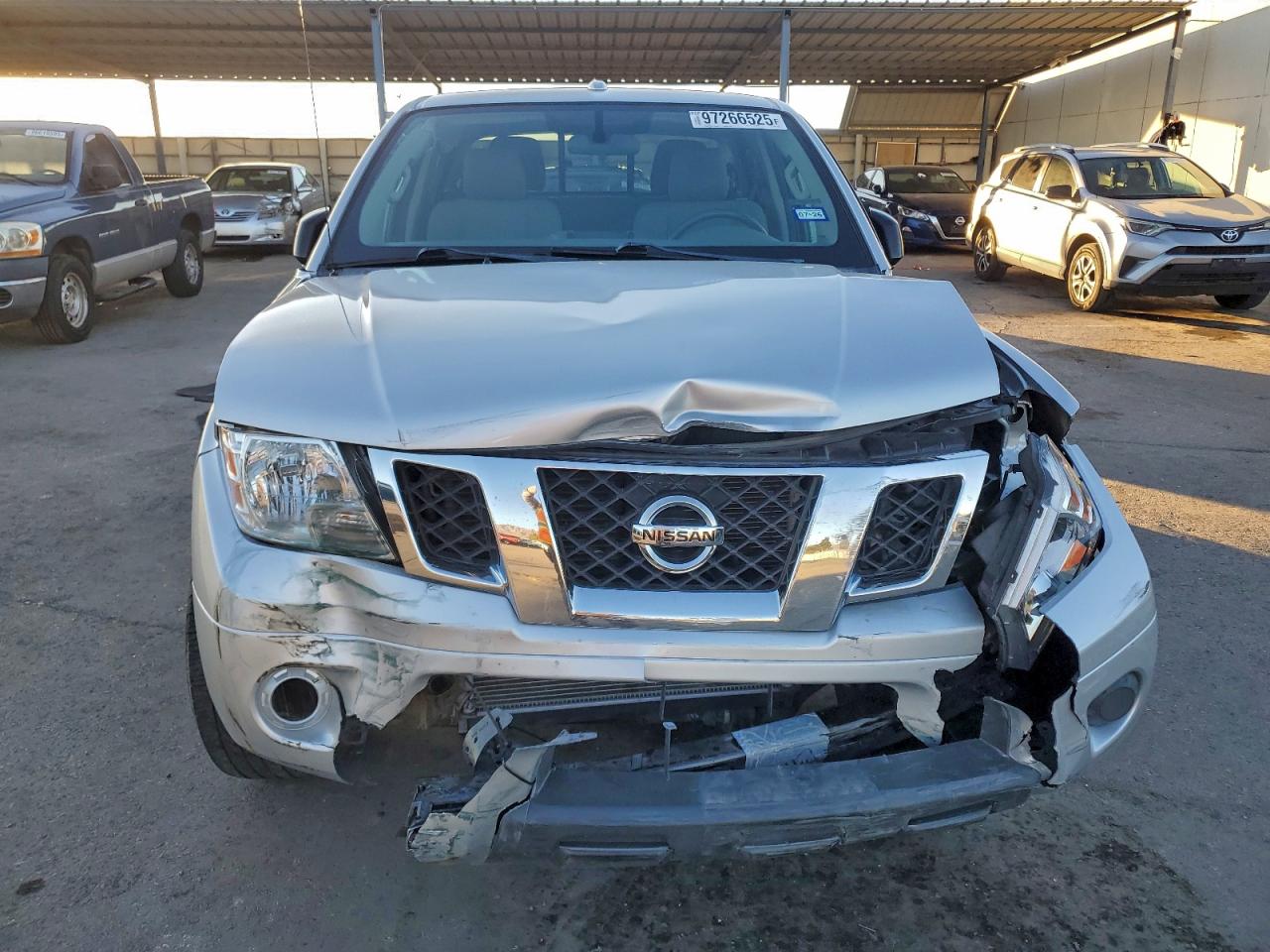 2017 NISSAN FRONTIER S photo 5