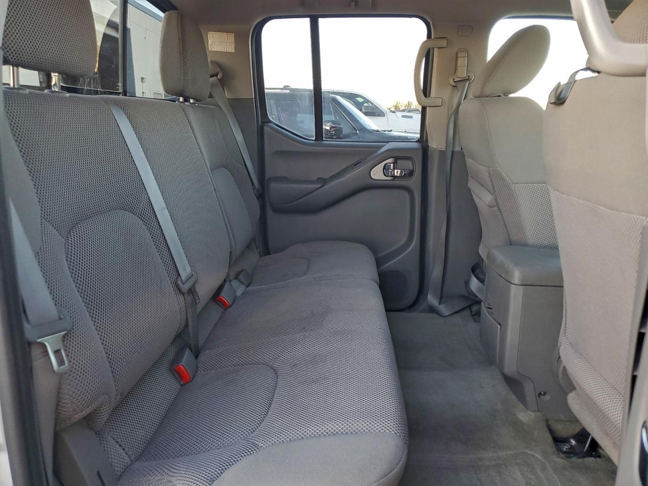 2017 NISSAN FRONTIER S photo 10