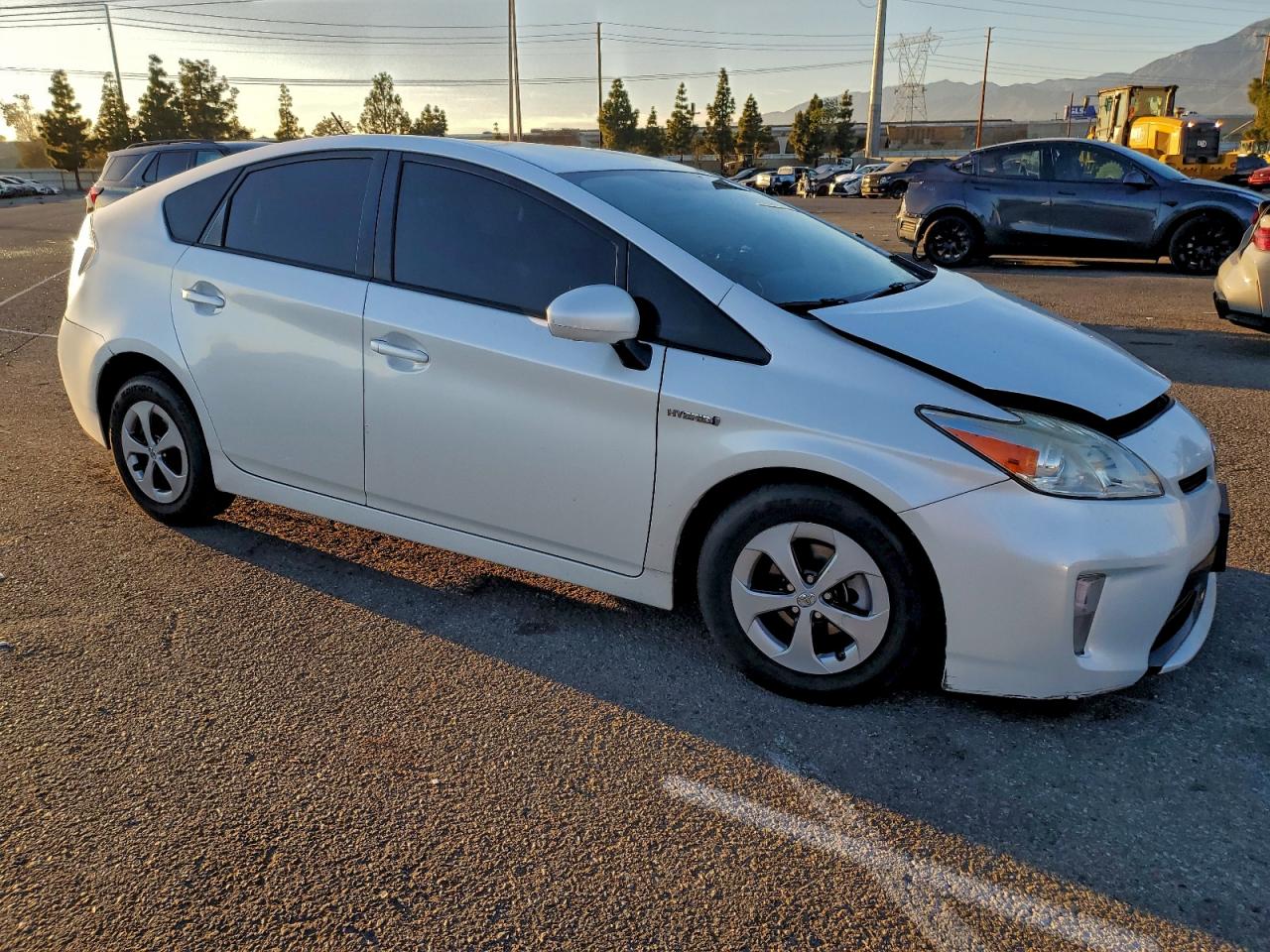 2014 TOYOTA PRIUS photo 4
