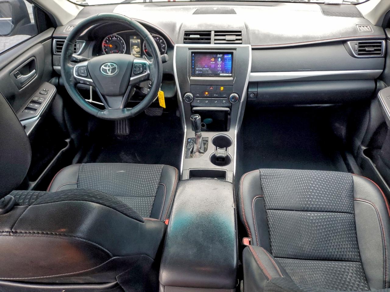 2015 TOYOTA CAMRY LE photo 8