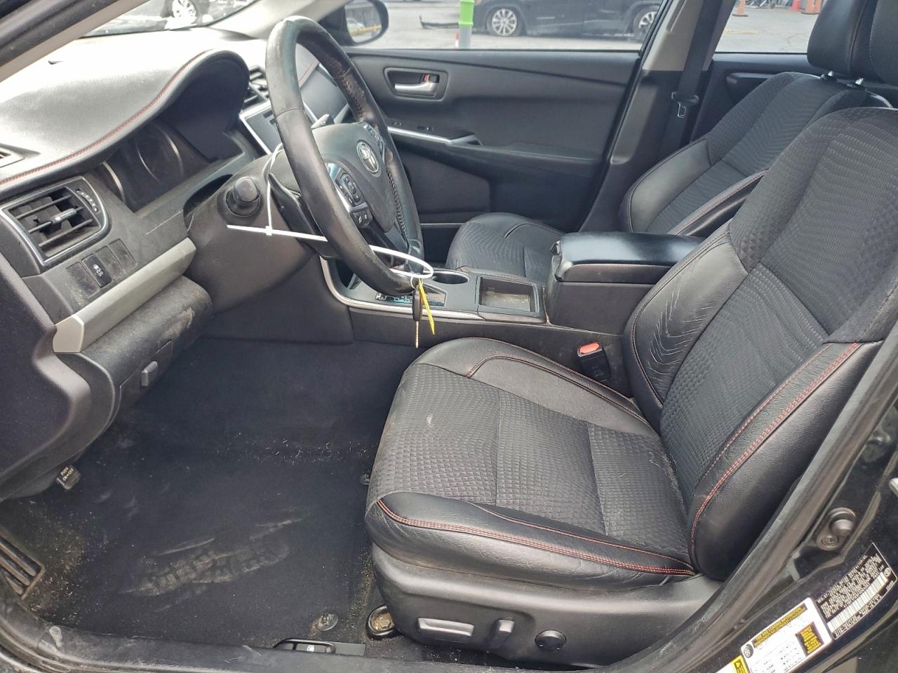 2015 TOYOTA CAMRY LE photo 7