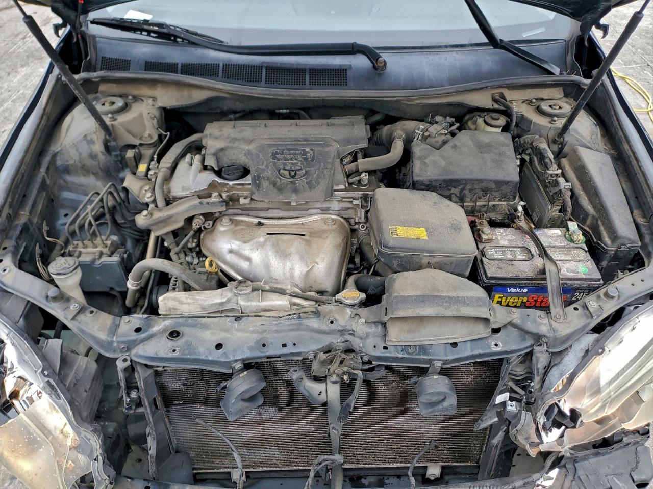 2015 TOYOTA CAMRY LE photo 11