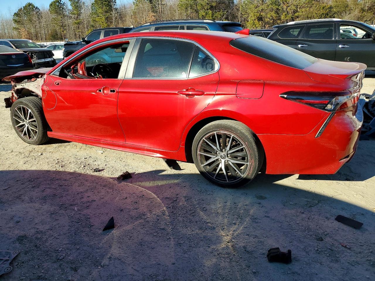 2022 TOYOTA CAMRY SE photo 3
