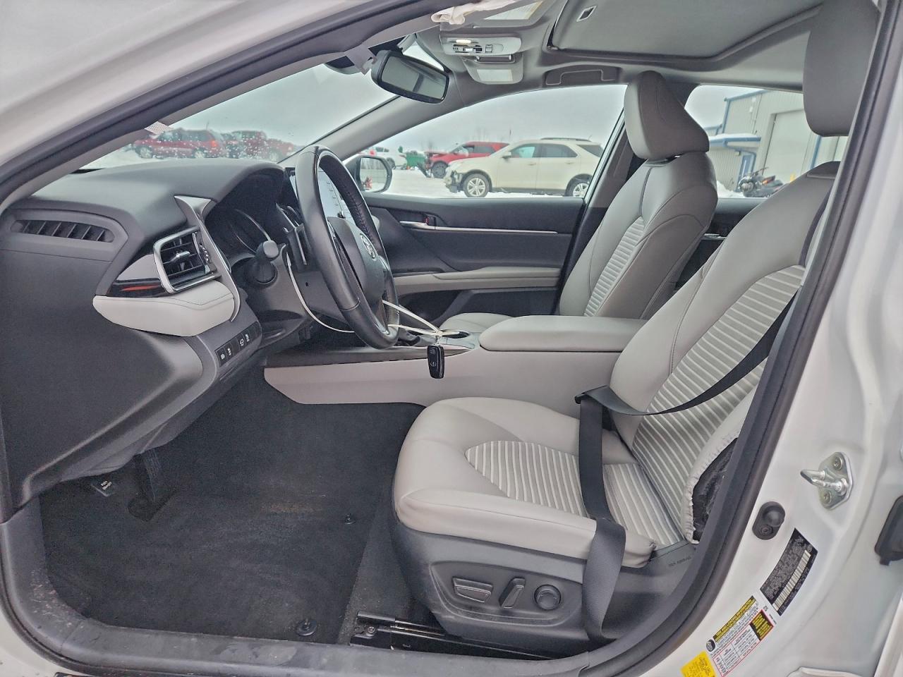 2022 TOYOTA CAMRY SE photo 7