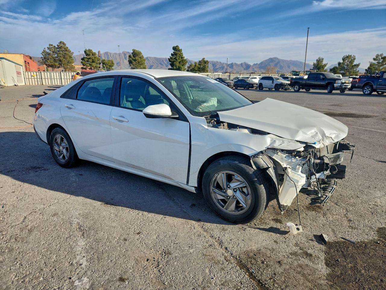 2024 HYUNDAI ELANTRA SE photo 4