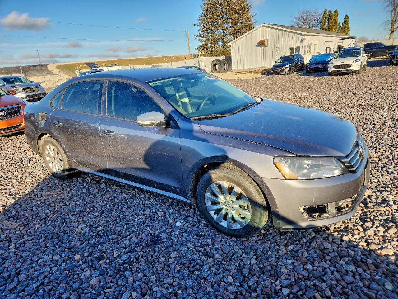 2012 VOLKSWAGEN PASSAT S photo 4