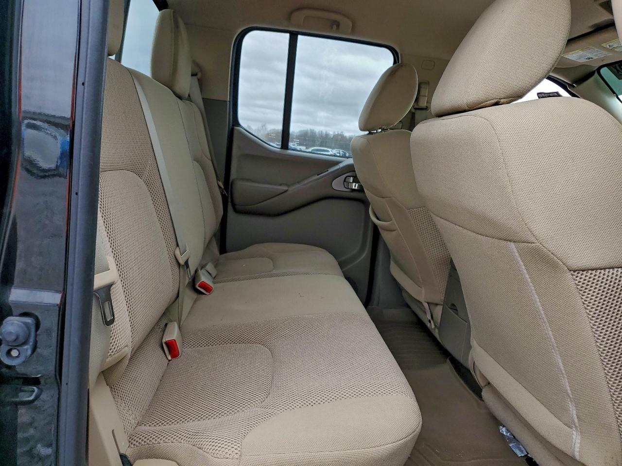 2018 NISSAN FRONTIER S photo 10