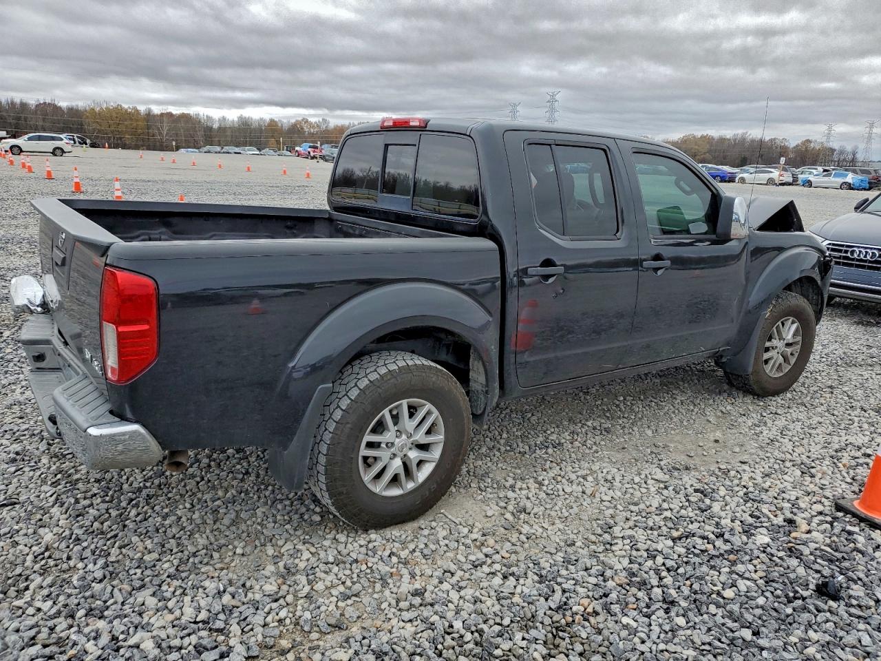 2018 NISSAN FRONTIER S photo 3