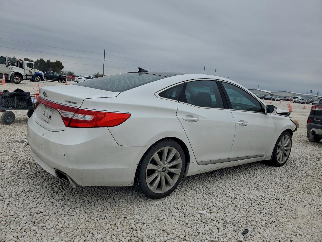 2016 HYUNDAI AZERA LIMITED photo 3