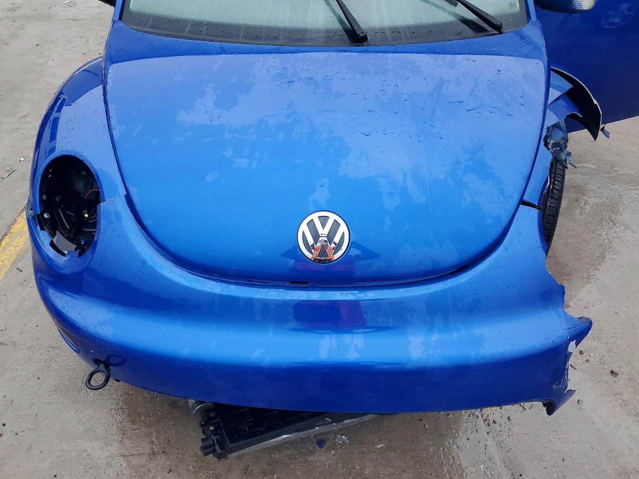 2004 VOLKSWAGEN NEW BEETLE GL photo 11