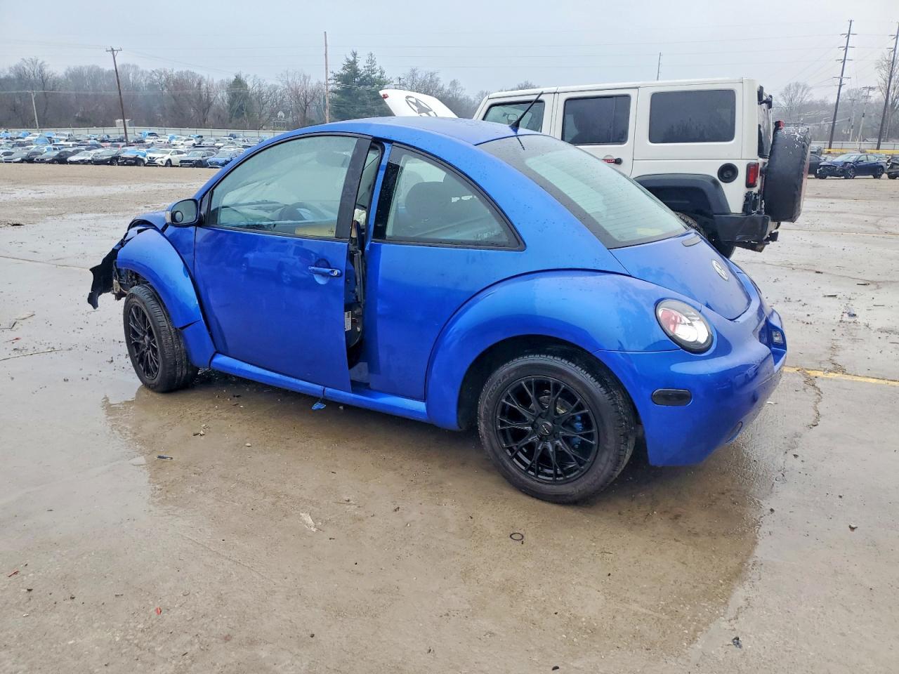2004 VOLKSWAGEN NEW BEETLE GL photo 2
