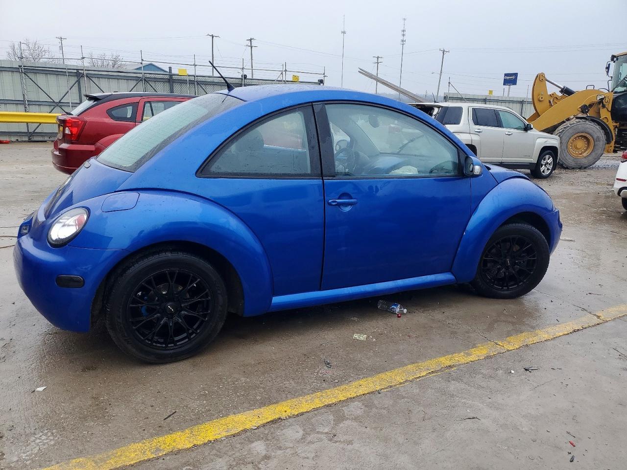 2004 VOLKSWAGEN NEW BEETLE GL photo 3