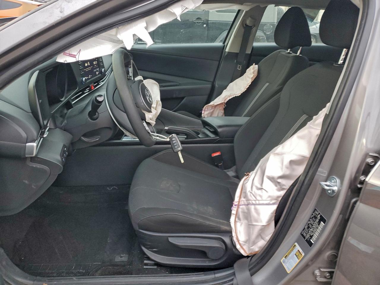 2023 HYUNDAI ELANTRA SE photo 13