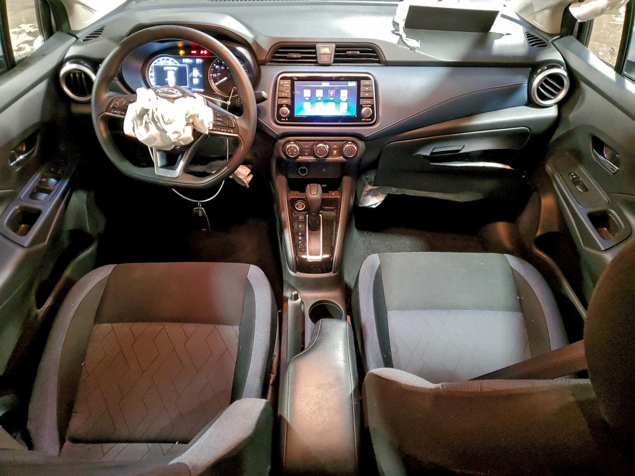 2025 NISSAN VERSA SV photo 8