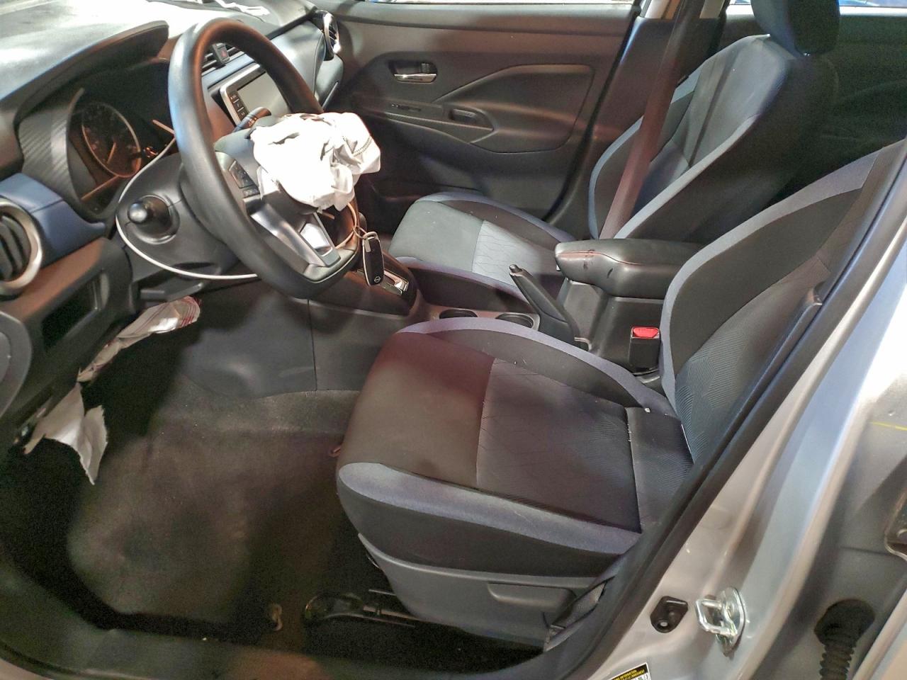 2025 NISSAN VERSA SV photo 7