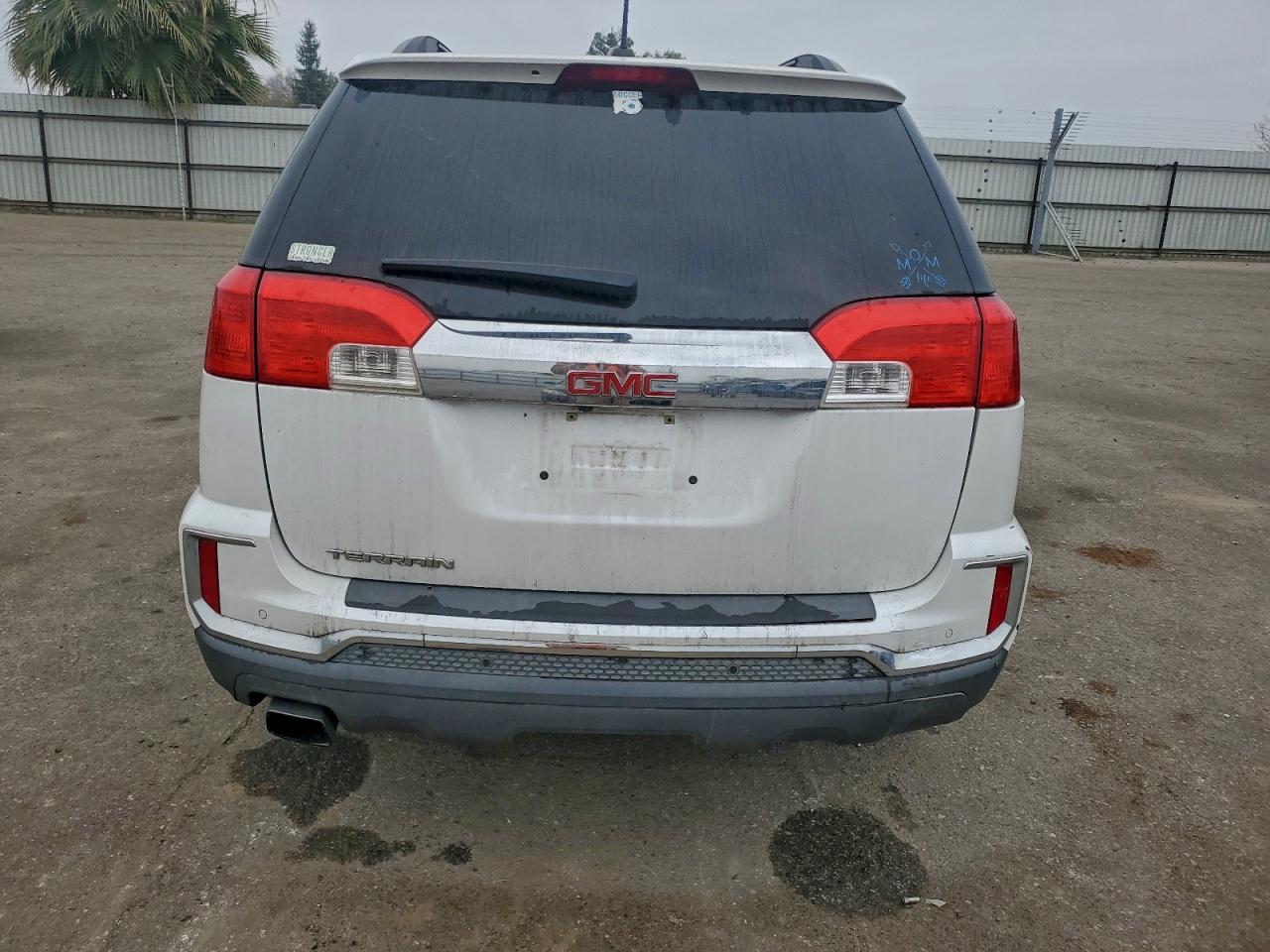 2017 GMC TERRAIN SLE photo 6