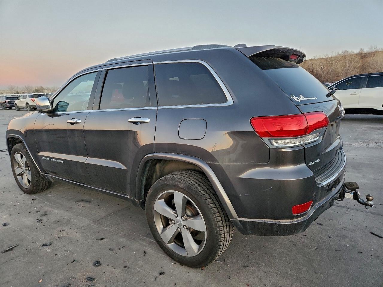 2016 JEEP GRAND CHEROKEE OVERLAND photo 2