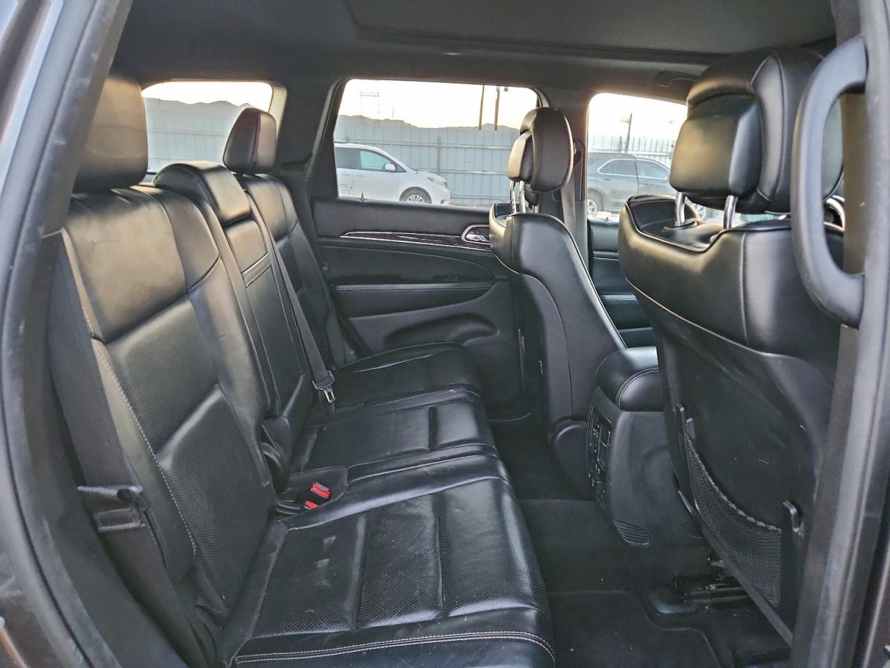 2016 JEEP GRAND CHEROKEE OVERLAND photo 11