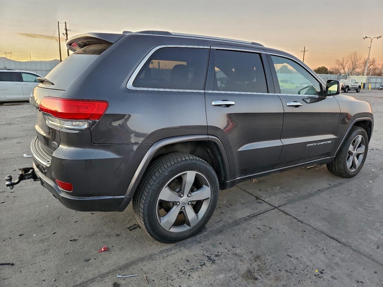 2016 JEEP GRAND CHEROKEE OVERLAND photo 3