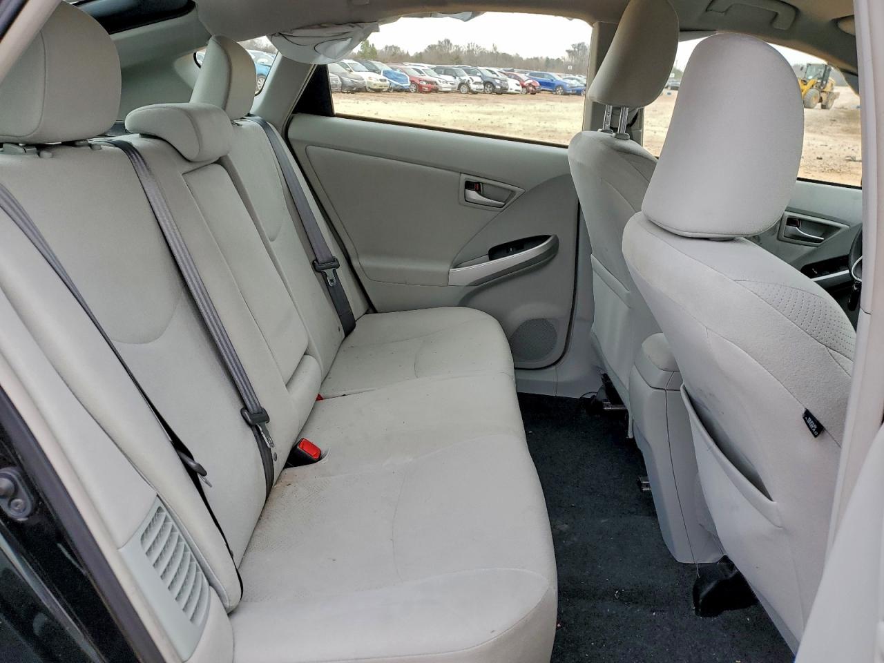 2015 TOYOTA PRIUS photo 28