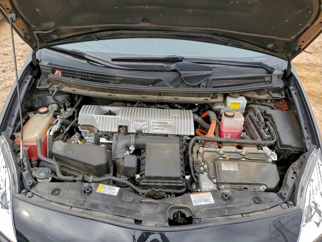 2015 TOYOTA PRIUS photo 31