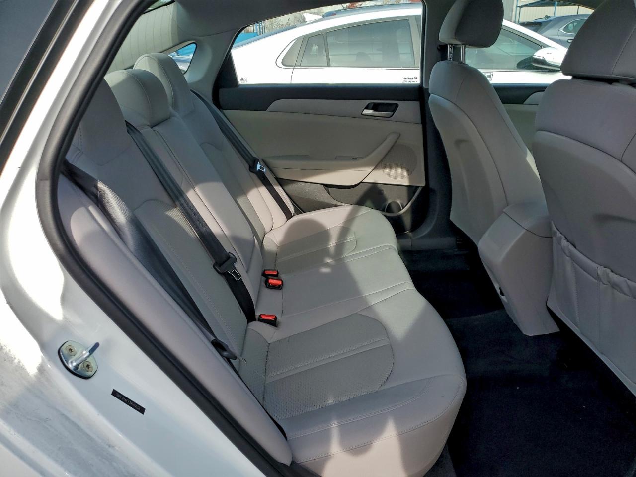 2018 HYUNDAI SONATA SE photo 19