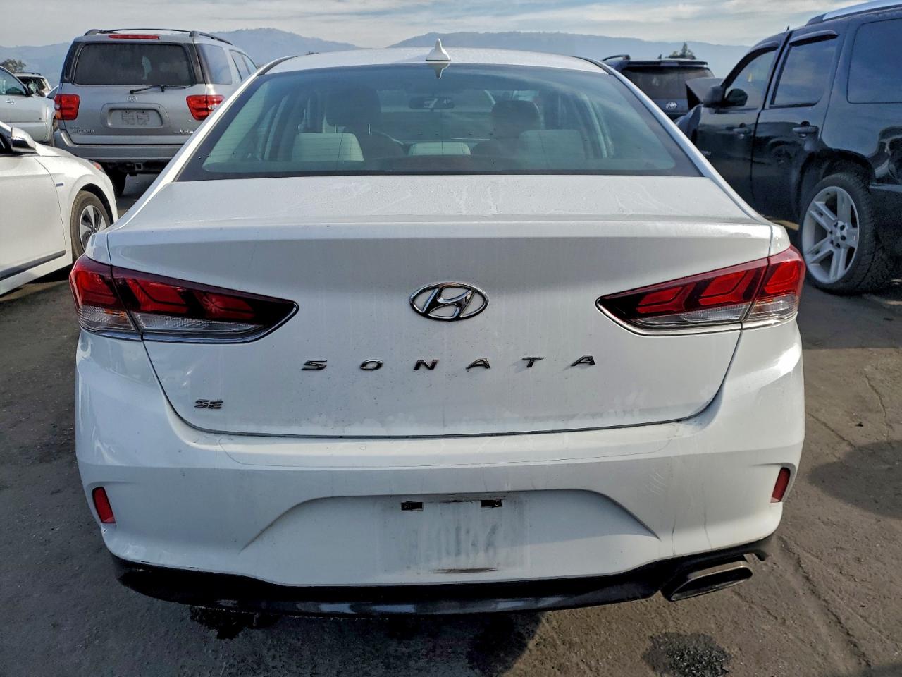 2018 HYUNDAI SONATA SE photo 11