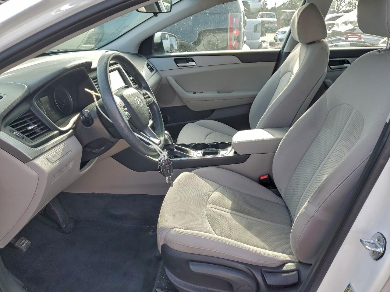 2018 HYUNDAI SONATA SE photo 13