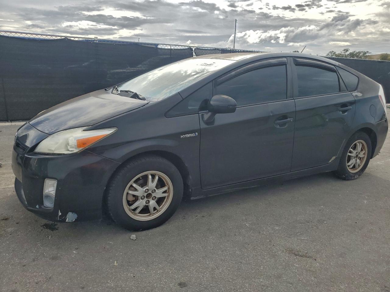2011 TOYOTA PRIUS