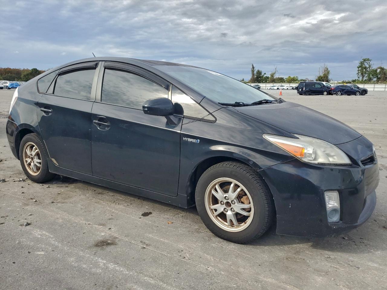 2011 TOYOTA PRIUS photo 7