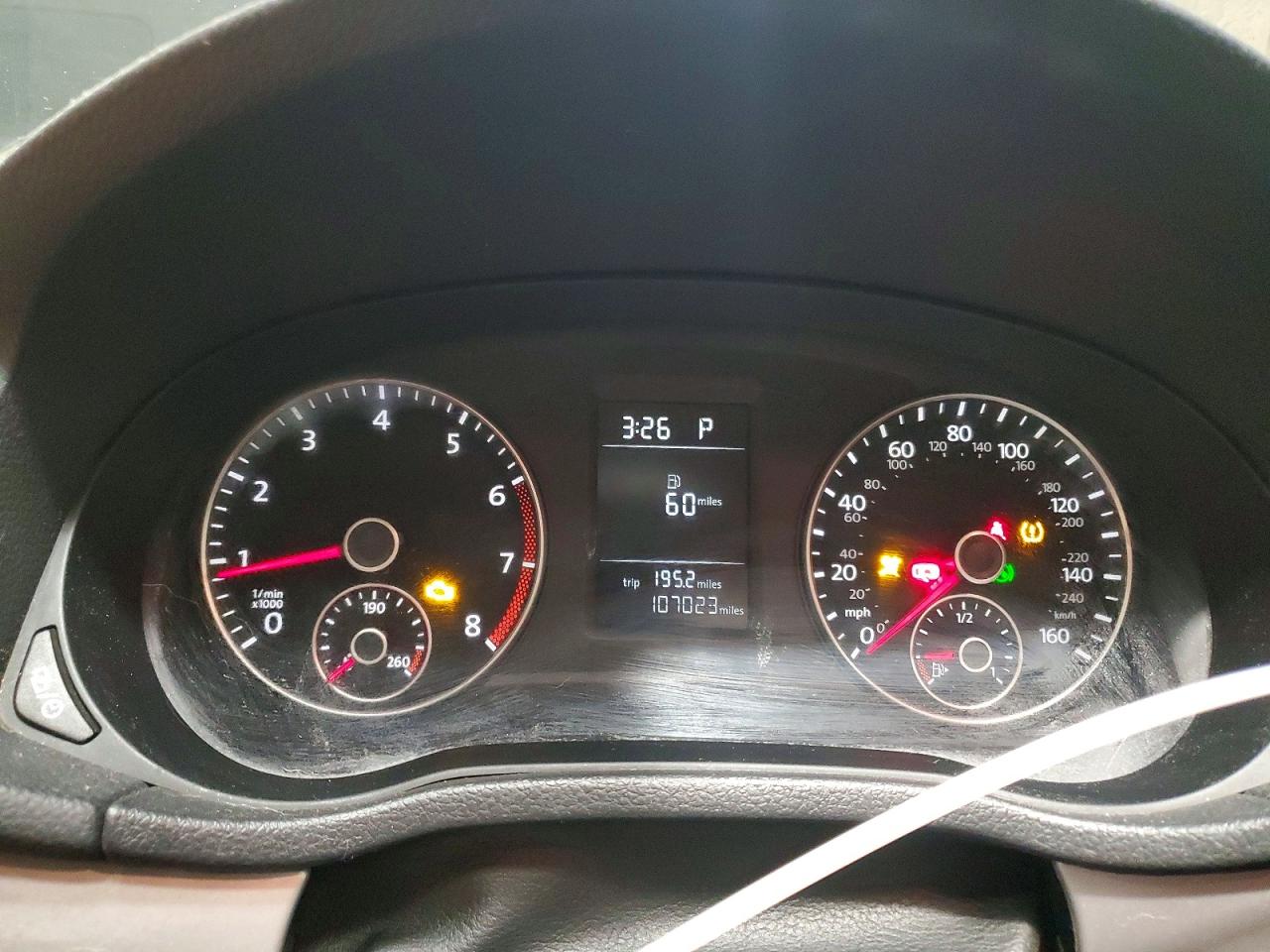 2015 VOLKSWAGEN PASSAT S photo 9