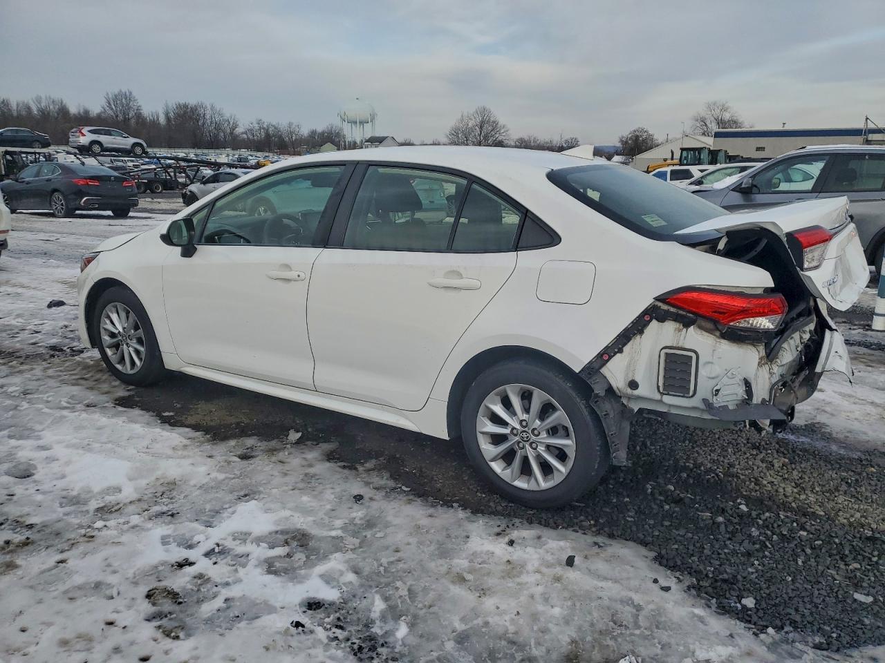 2020 TOYOTA COROLLA LE photo 2