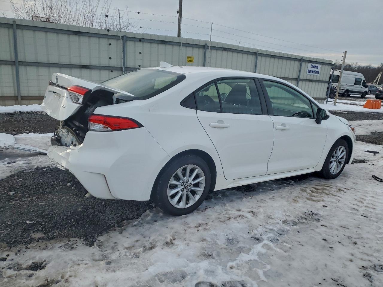2020 TOYOTA COROLLA LE photo 3