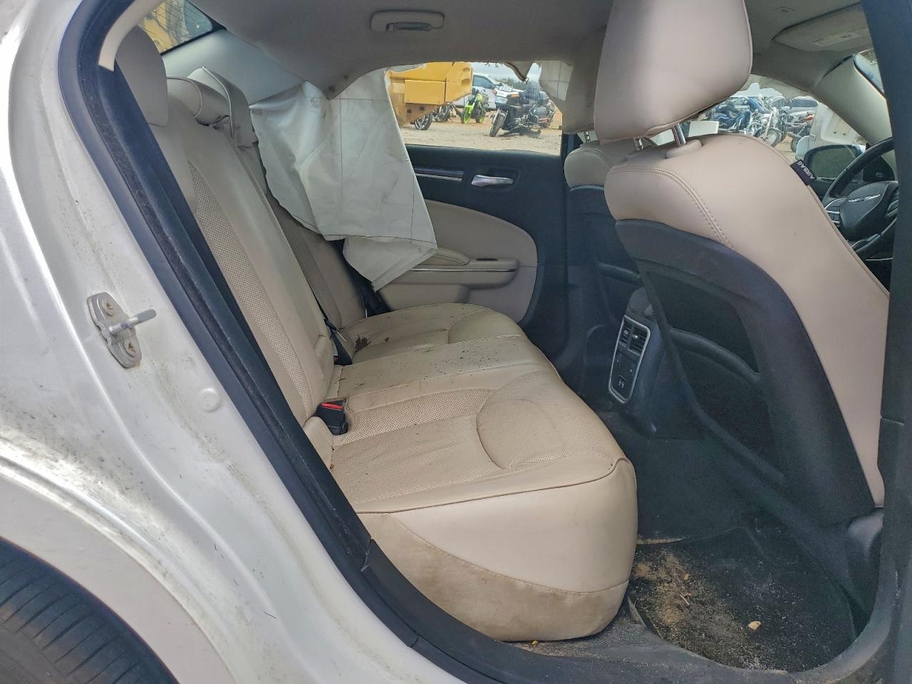 2018 CHRYSLER 300 LIMITED photo 19
