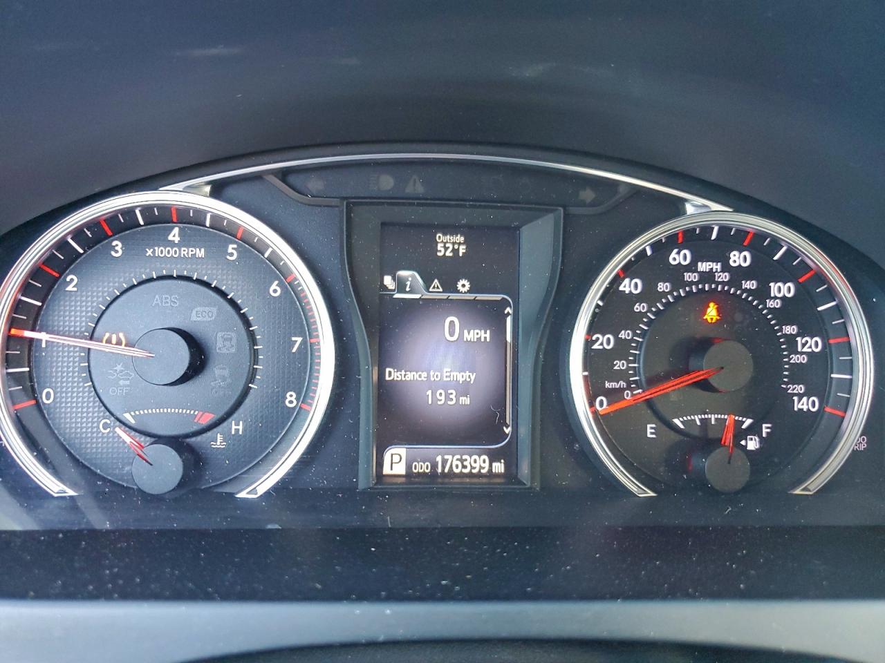 2016 TOYOTA CAMRY LE photo 25