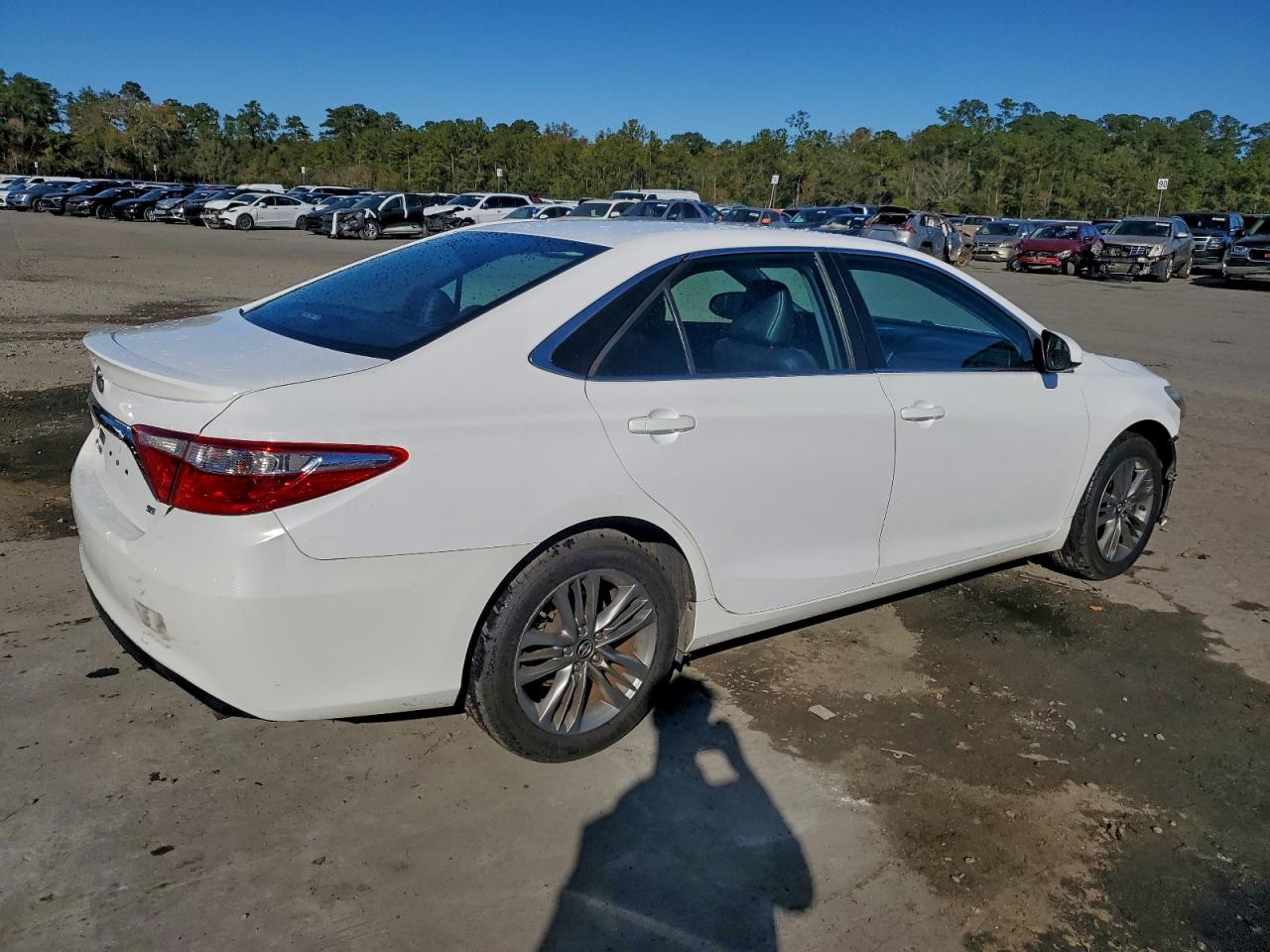 2016 TOYOTA CAMRY LE photo 7