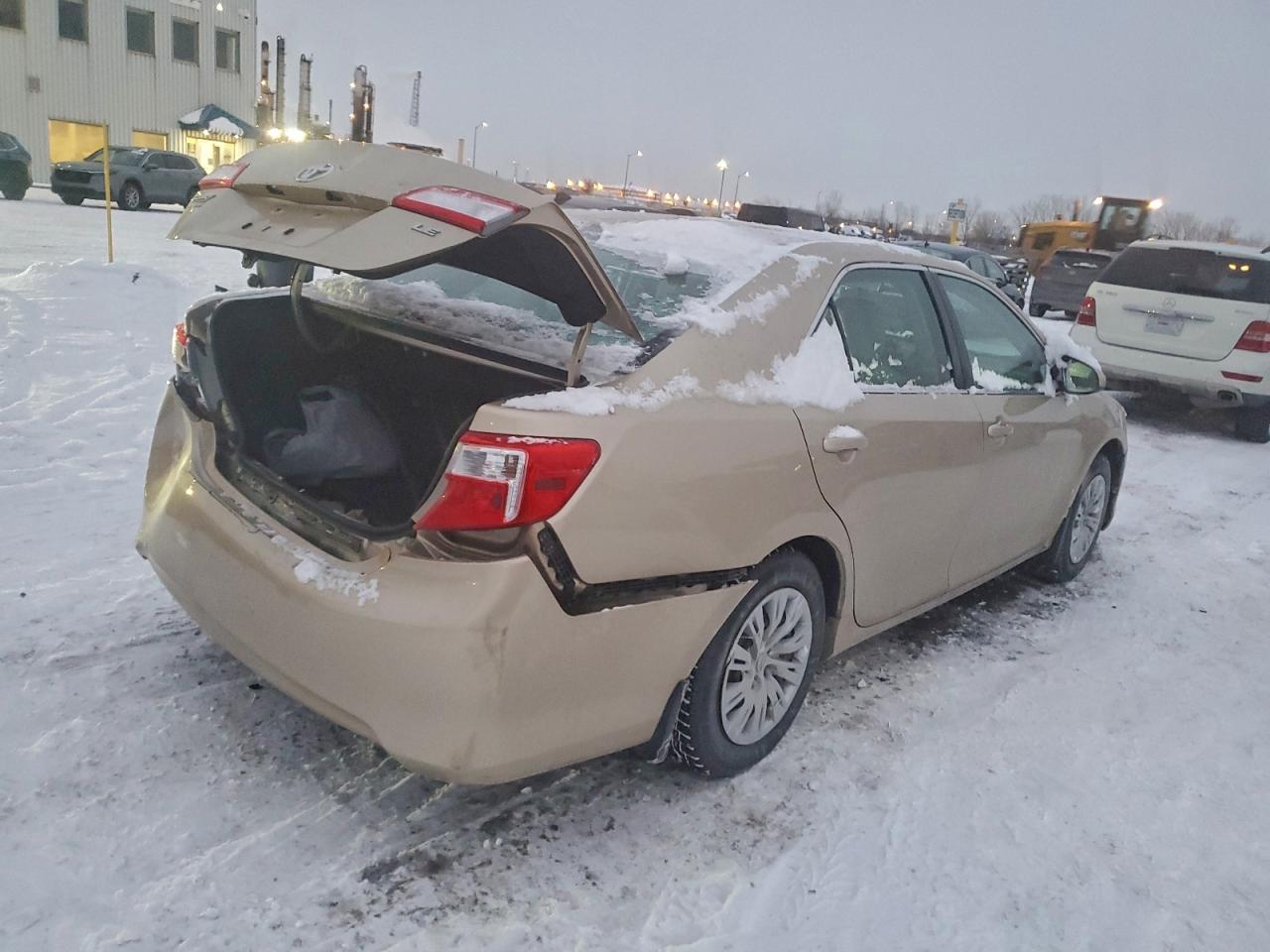 2012 TOYOTA CAMRY BASE photo 3