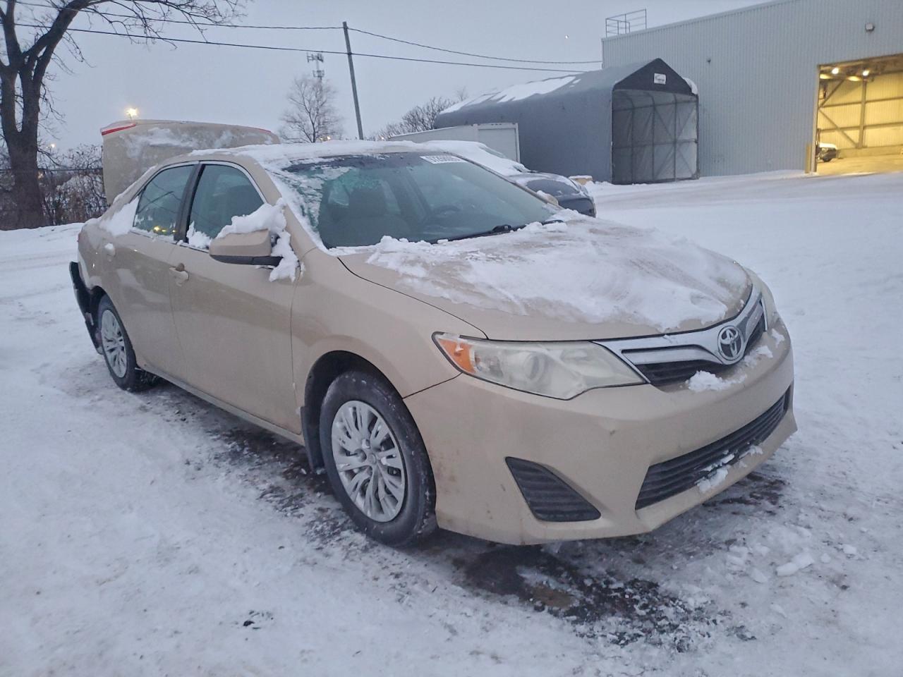 2012 TOYOTA CAMRY BASE photo 4