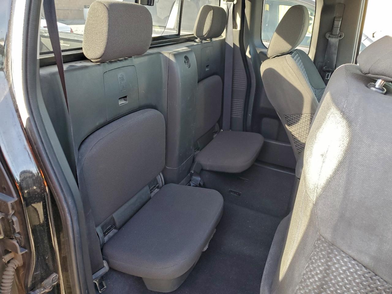 2019 NISSAN FRONTIER S photo 10