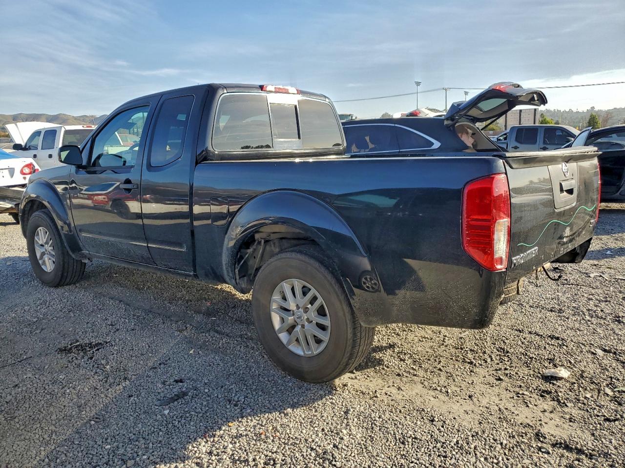 2019 NISSAN FRONTIER S photo 2