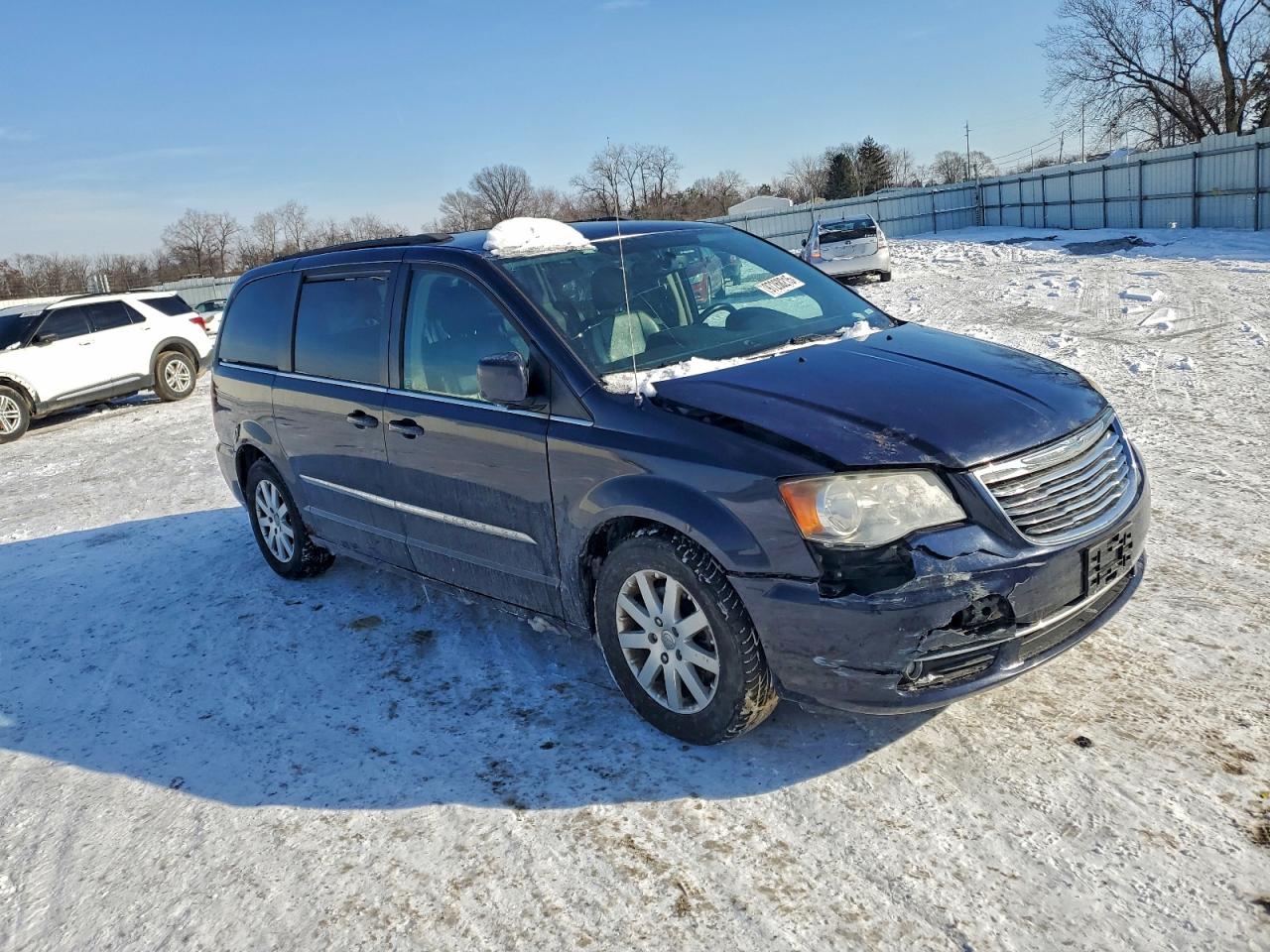 2013 CHRYSLER TOWN & COUNTRY TOURING photo 4