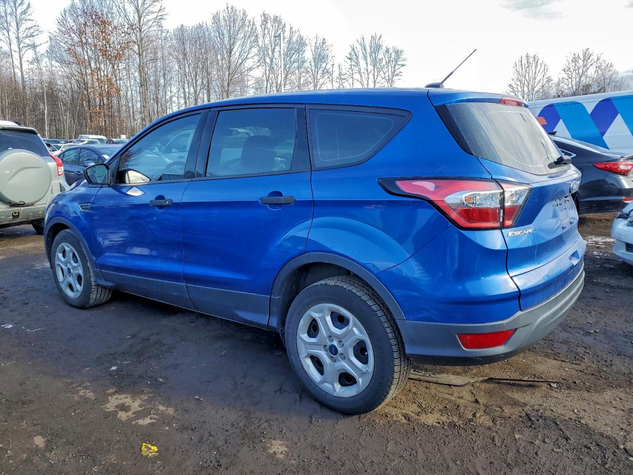 2017 FORD ESCAPE S photo 4