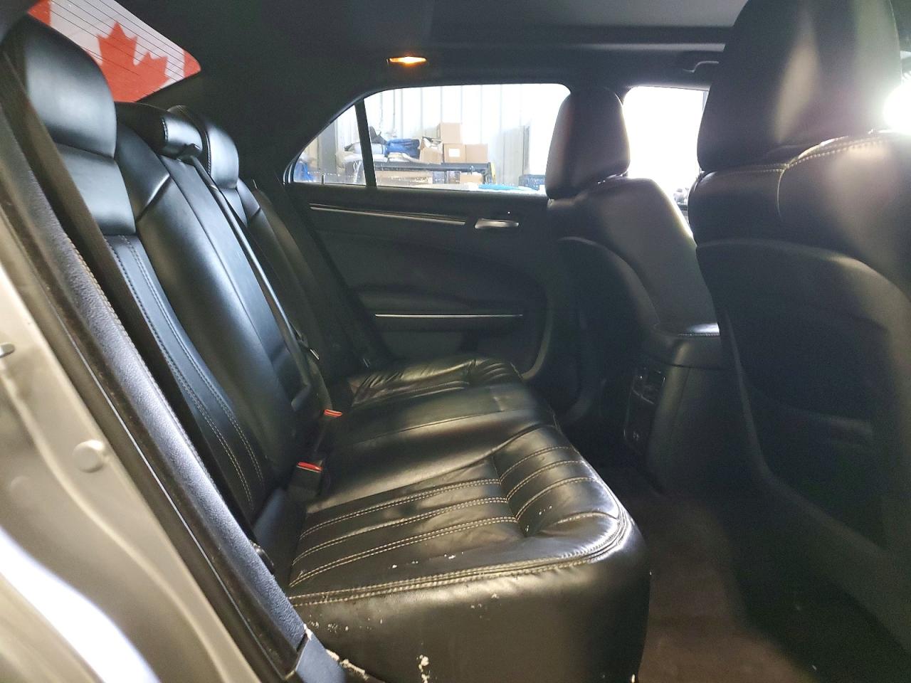 2018 CHRYSLER 300 S photo 10