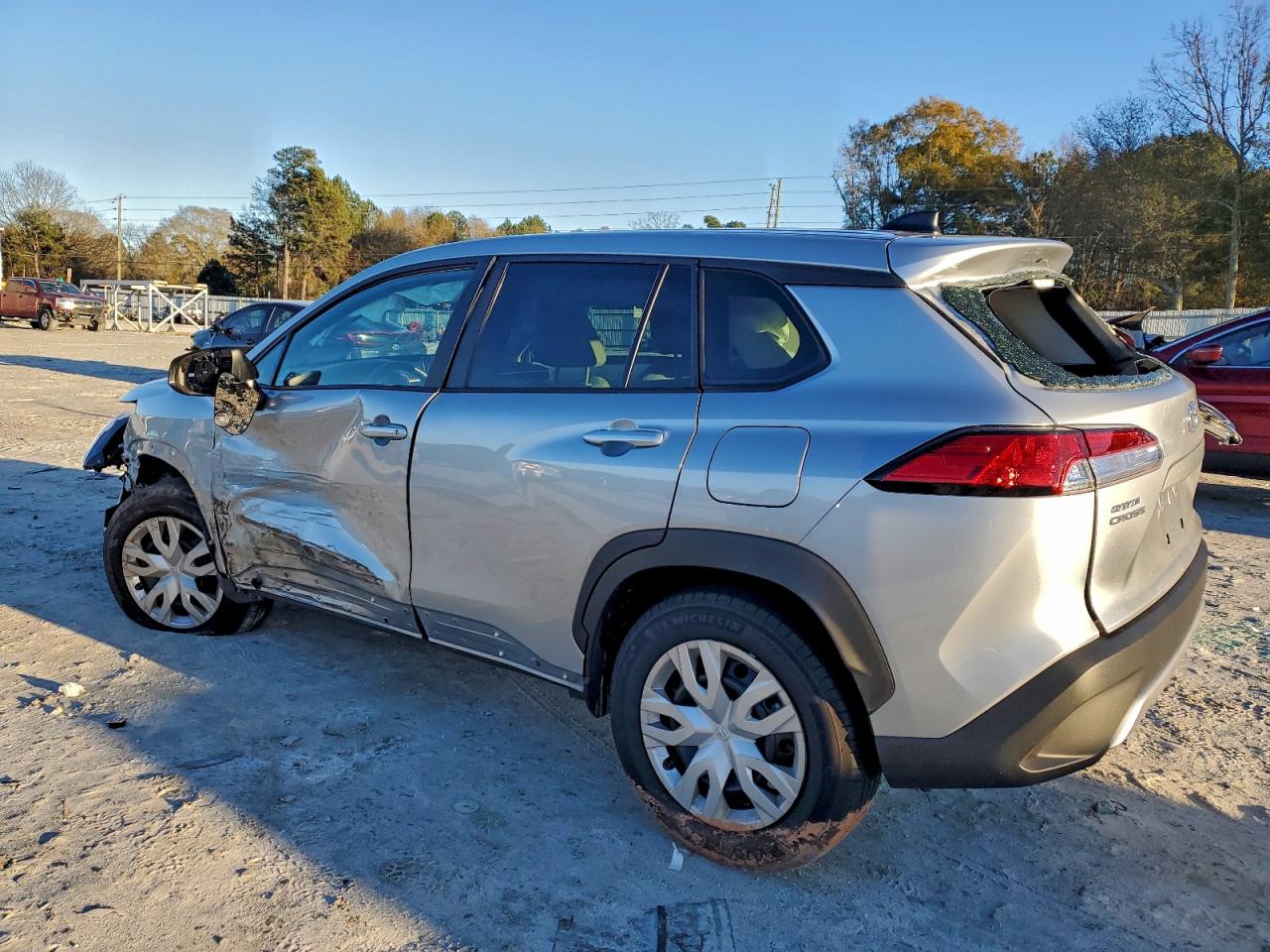 2024 TOYOTA COROLLA CROSS L photo 3
