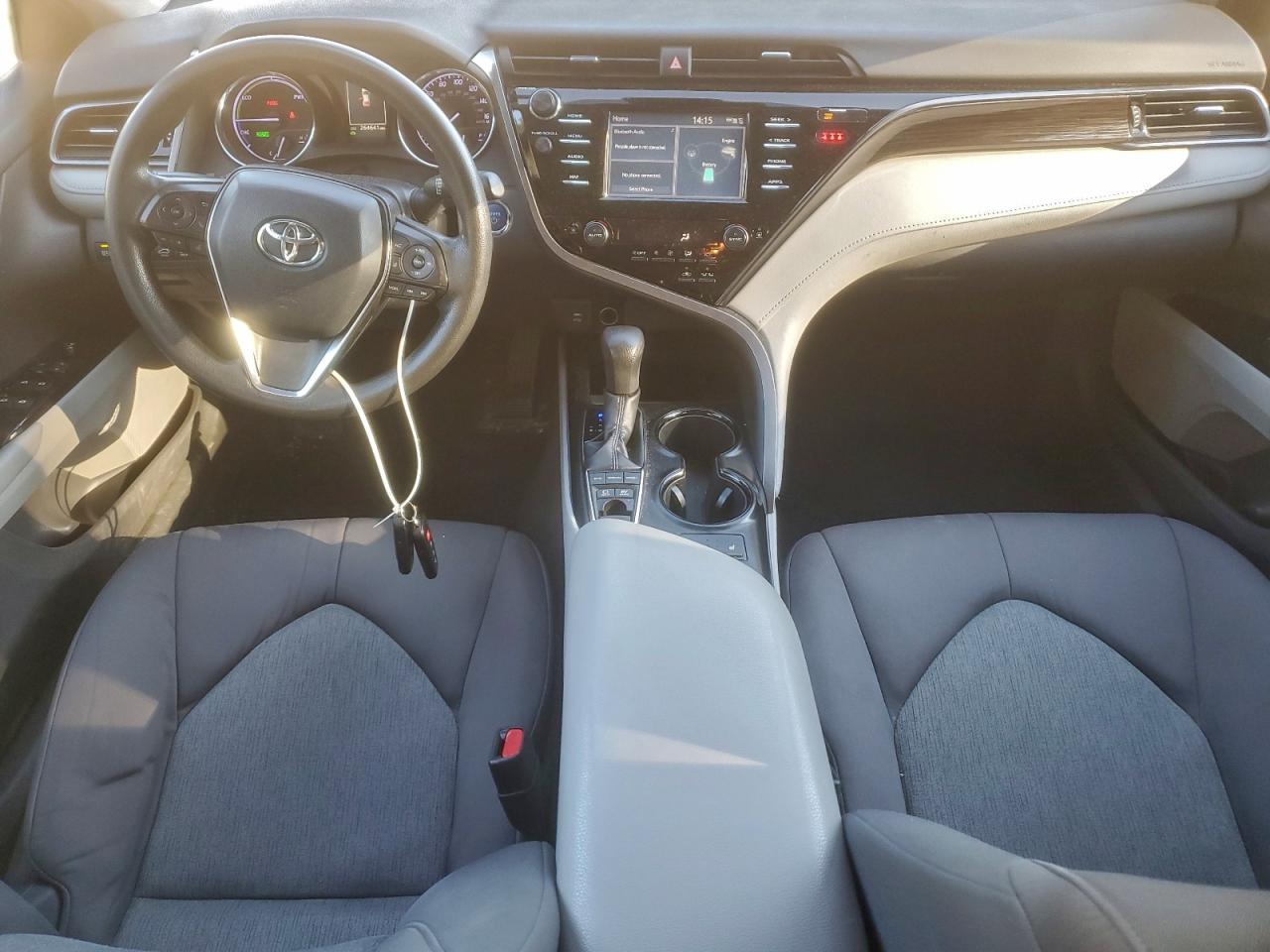 2019 TOYOTA CAMRY LE photo 15