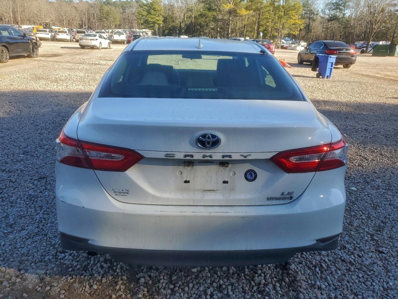 2019 TOYOTA CAMRY LE photo 11